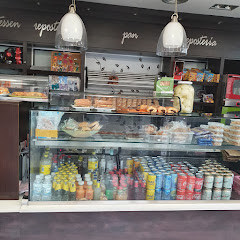 Bar-cafetería-panadería Mekness