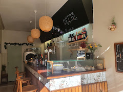 Okita café/bar