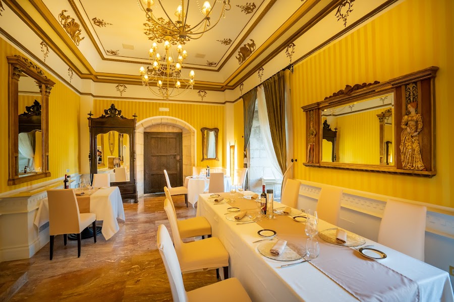 Iniro Restaurant by Palacio de Soñanes