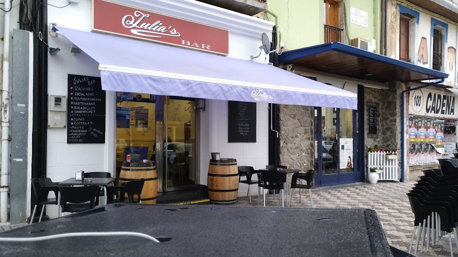 Julia's bar