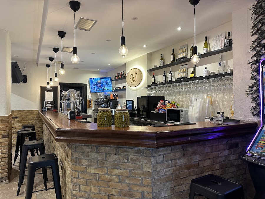 Orly Pub